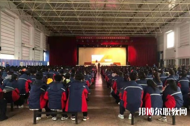 河曲縣巡鎮(zhèn)中學(職教班)怎么樣、好不好