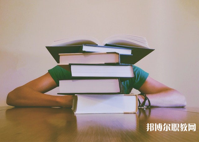 廣西哪里的中職學(xué)校能讀計(jì)算機(jī)應(yīng)用(影視動漫設(shè)計(jì)與制作方向)專業(yè)