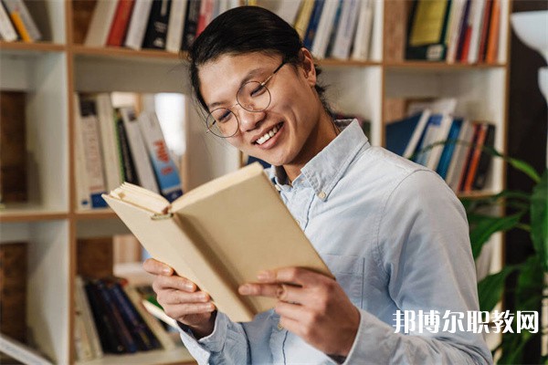廣西哪里的職教中心能讀學(xué)前教育(幼兒教師、育嬰師方向)專業(yè)