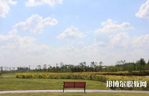 鞍山市現(xiàn)代服務(wù)學校招生簡章2024年