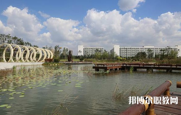 2024鞍山市現(xiàn)代服務(wù)學(xué)校招生計(jì)劃 招生人數(shù)是多少(附要求、條件、對(duì)象)