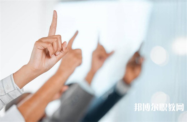 貴州哪里的職業(yè)學(xué)校能讀計算機(jī)及應(yīng)用專業(yè)專業(yè)