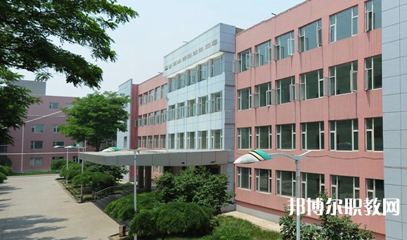 2025山西省潞安職業(yè)中等專業(yè)學(xué)校招生計(jì)劃 招生人數(shù)是多少(附要求、條件、對(duì)象)