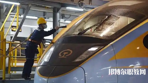甘肅2025年鐵路學(xué)校都有什么專(zhuān)業(yè)適合男生