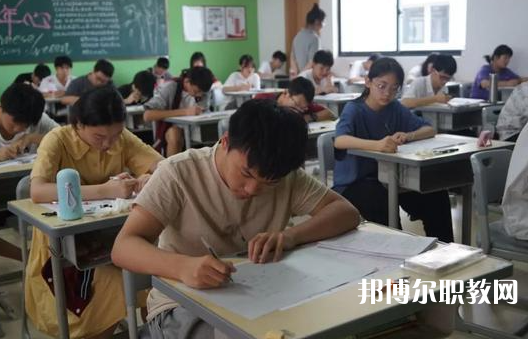 2025甘肅中專(zhuān)學(xué)校最新排名前三名單